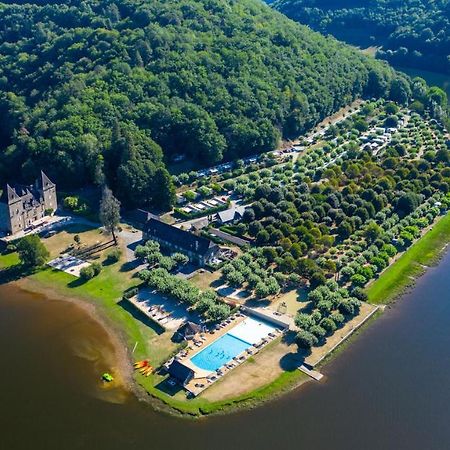 Camping Le château du gibanel Hotel Saint-Martial-Entraygues Exterior foto