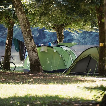 Camping Le château du gibanel Hotel Saint-Martial-Entraygues Exterior foto