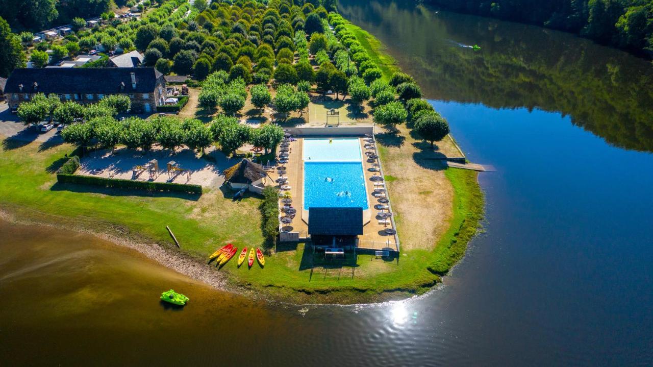 Camping Le château du gibanel Hotel Saint-Martial-Entraygues Exterior foto