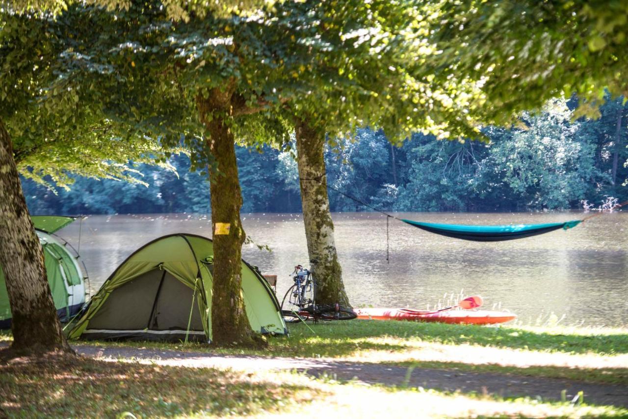 Camping Le château du gibanel Hotel Saint-Martial-Entraygues Exterior foto