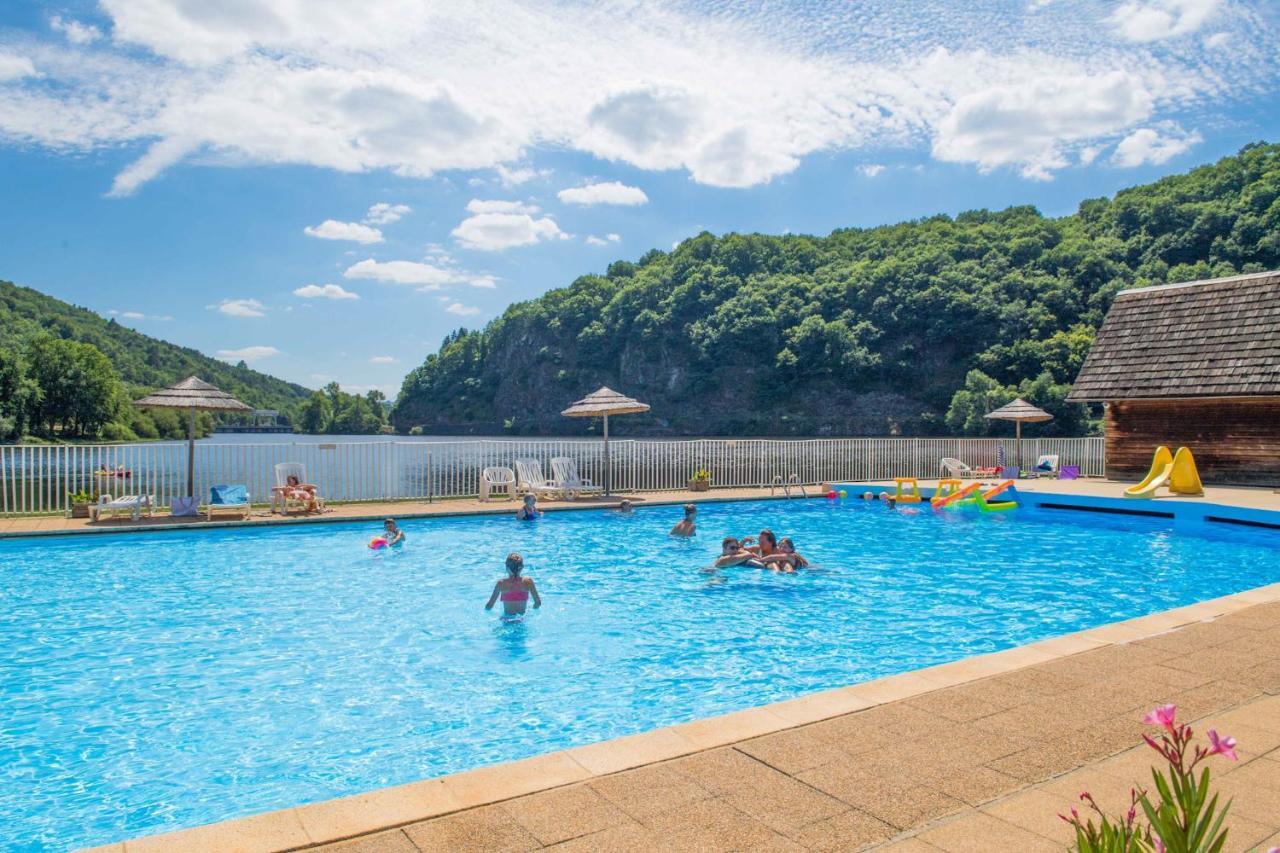Camping Le château du gibanel Saint-Martial-Entraygues Exterior foto
