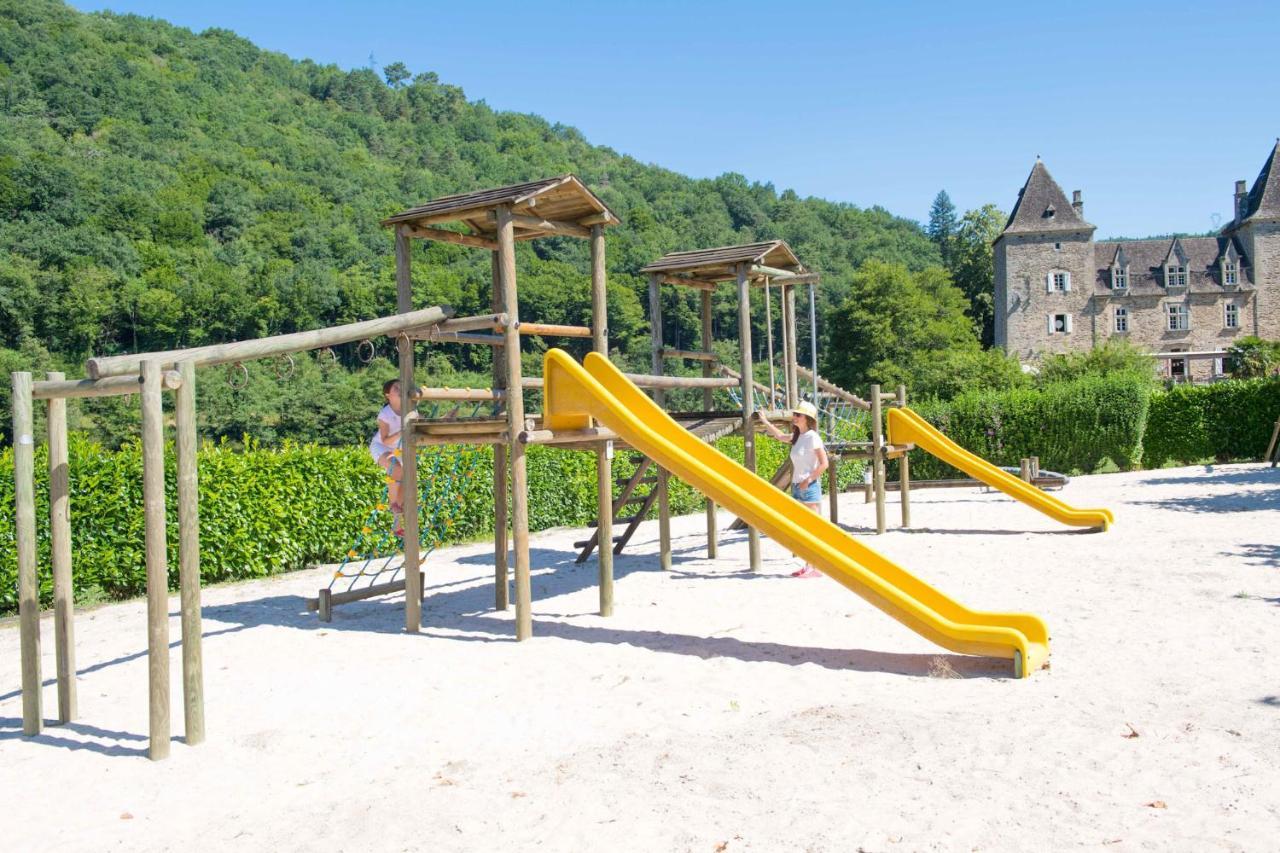 Camping Le château du gibanel Hotel Saint-Martial-Entraygues Exterior foto