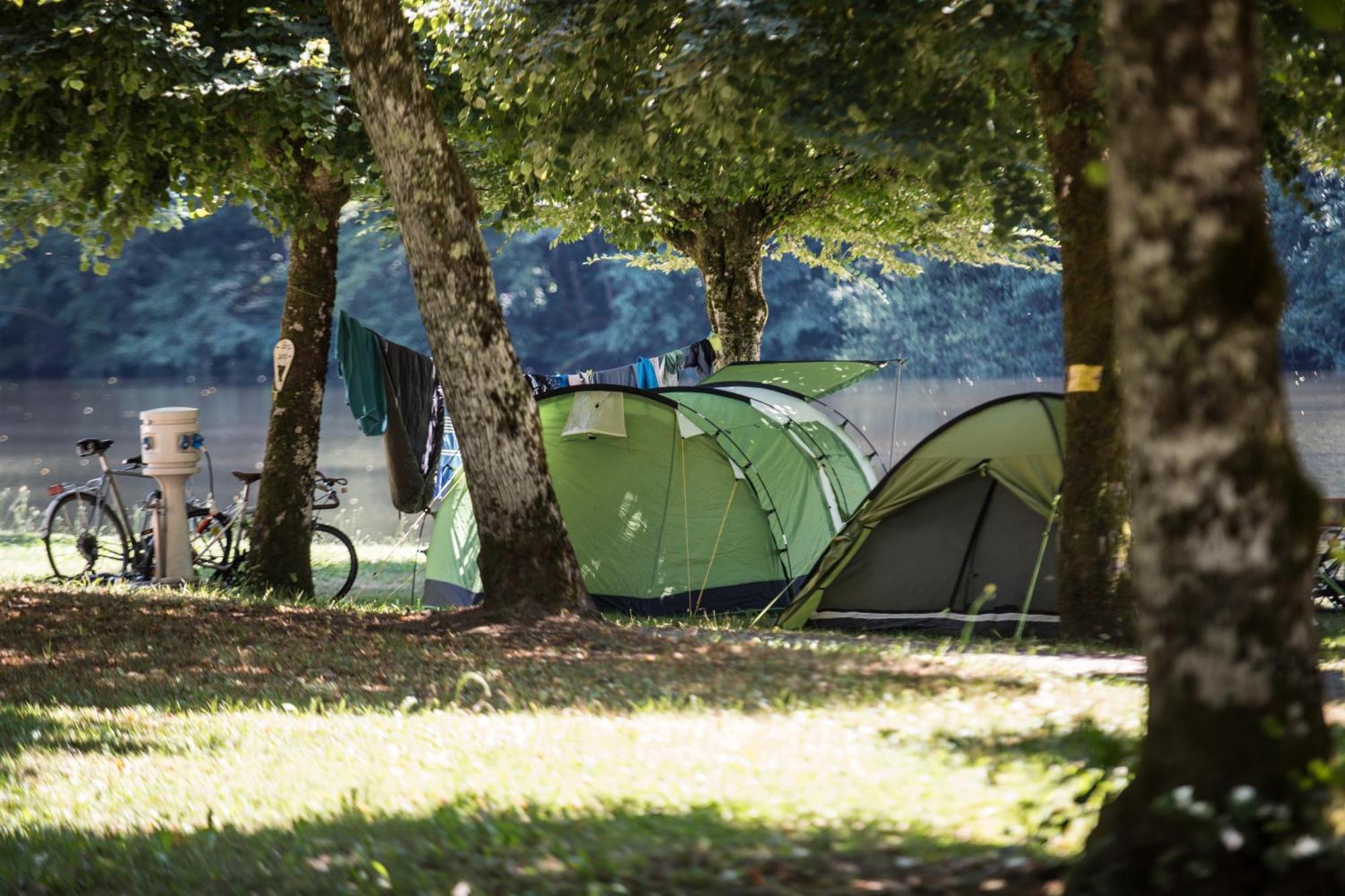 Camping Le château du gibanel Hotel Saint-Martial-Entraygues Exterior foto