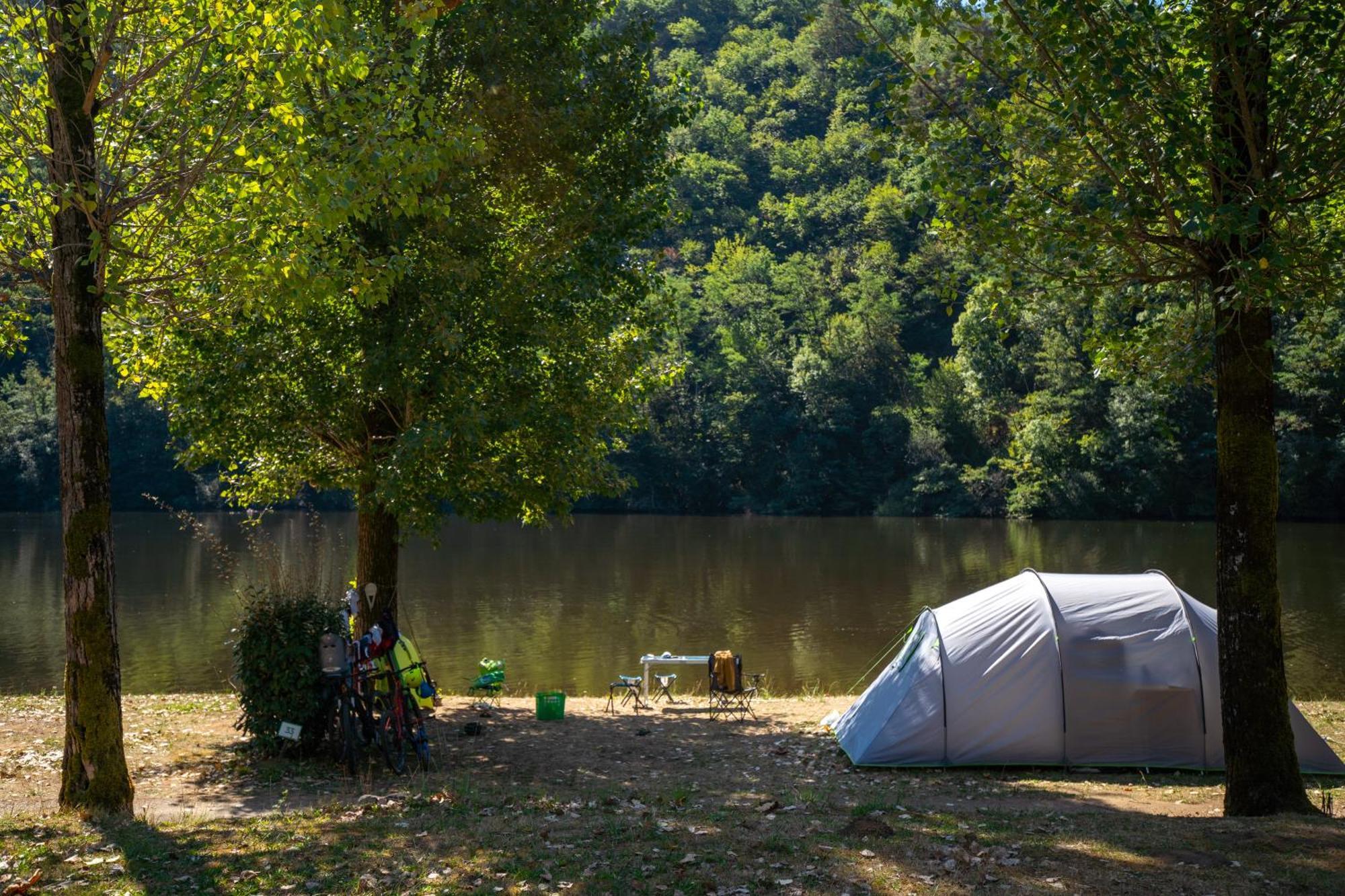 Camping Le château du gibanel Hotel Saint-Martial-Entraygues Exterior foto