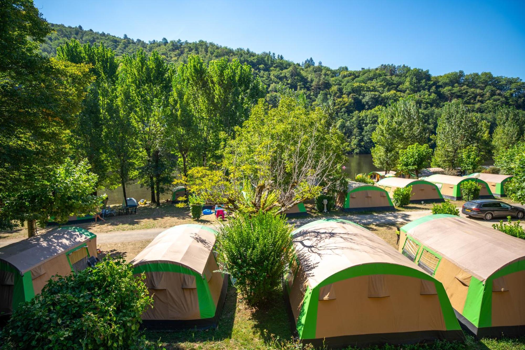 Camping Le château du gibanel Saint-Martial-Entraygues Exterior foto