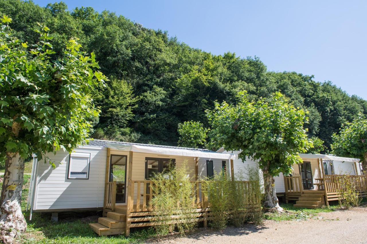 Camping Le château du gibanel Saint-Martial-Entraygues Exterior foto