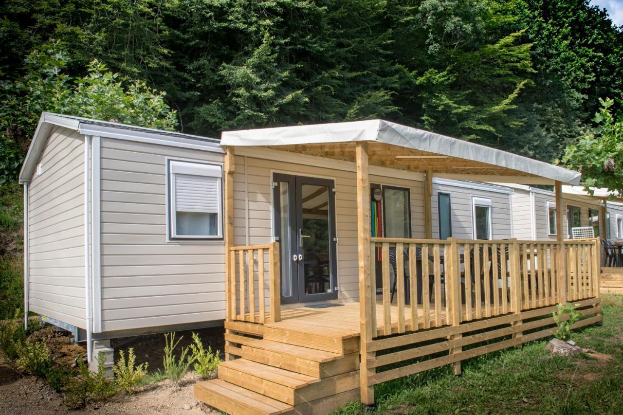 Camping Le château du gibanel Saint-Martial-Entraygues Exterior foto